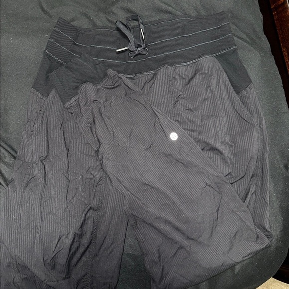 Lululemon joggers - Picture 1 of 3